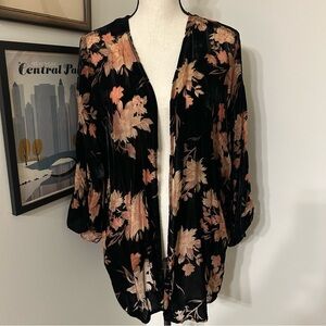 Forever 21 Black Velvet Floral Kimono Open Front Duster SZ M